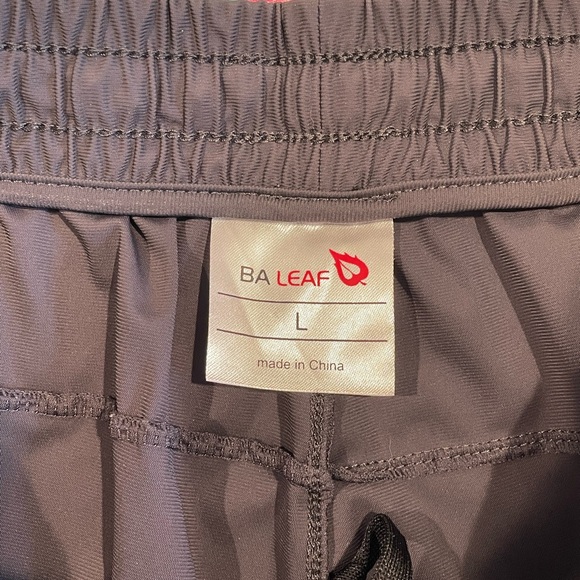 Lightweight joggers - Picture 3 of 5